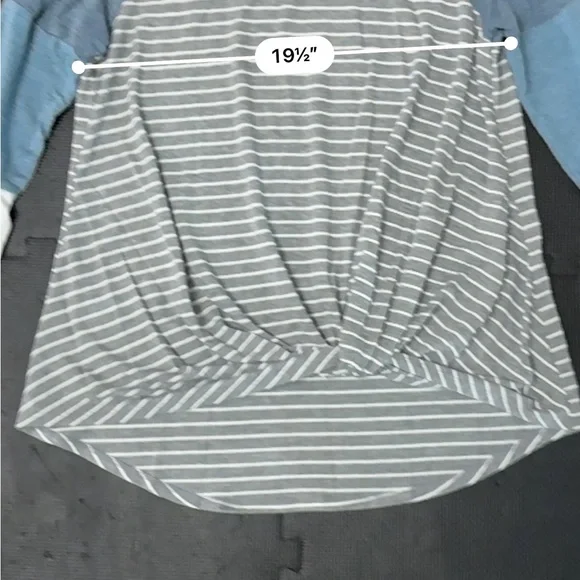 Maurices Gray and White Raglan 3/4 Sleeve Tee - Picture 6 of 8